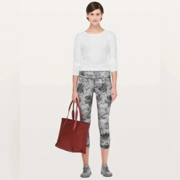 LULULEMON | Wunder Under Crop (High-Rise) *Full-On Luxtreme 21" - Picture 1 of 6